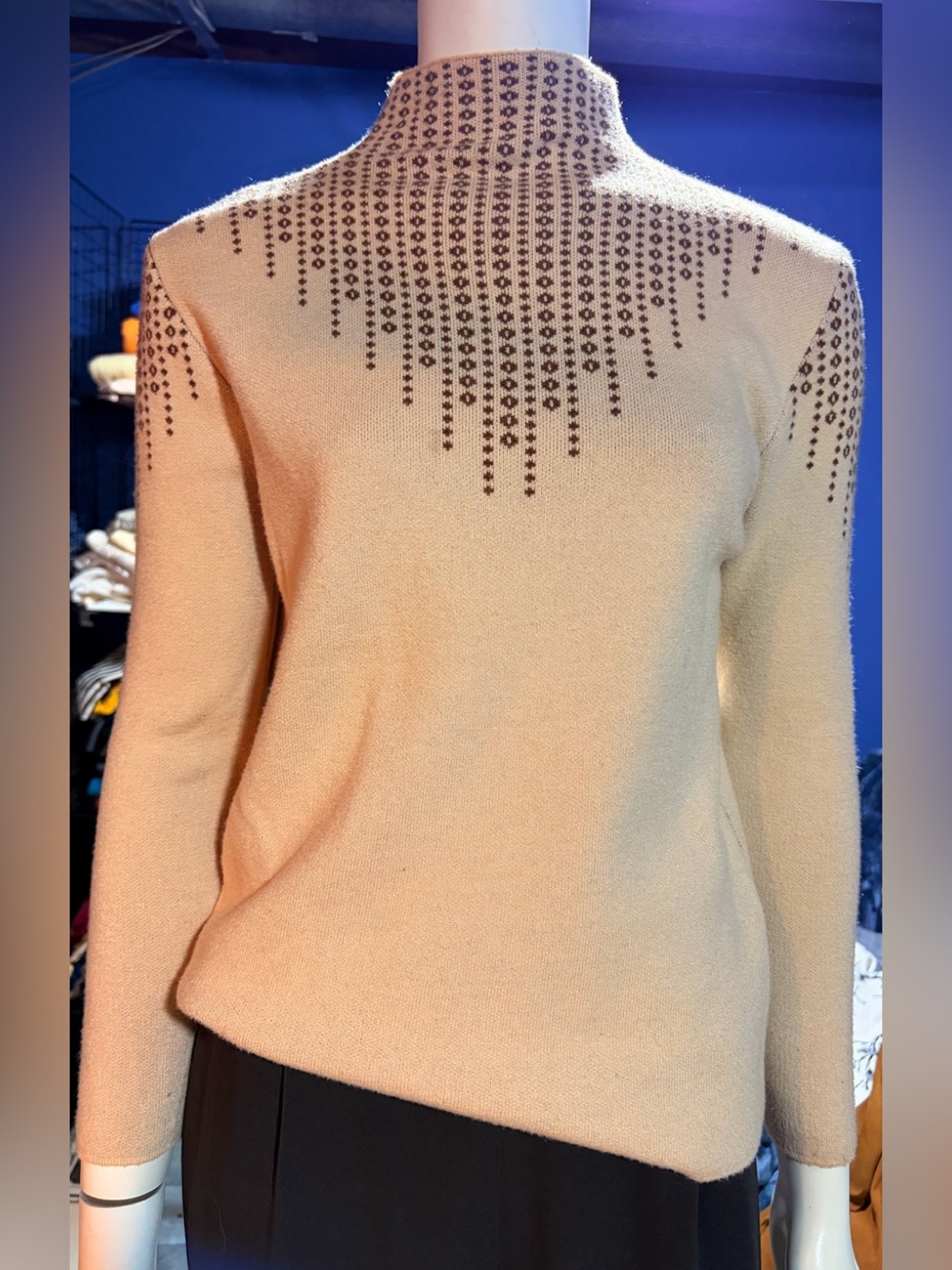 Women’s Beige Deliciously Soft Mock Neck Pullover Sweater Long Sleeve M EUC